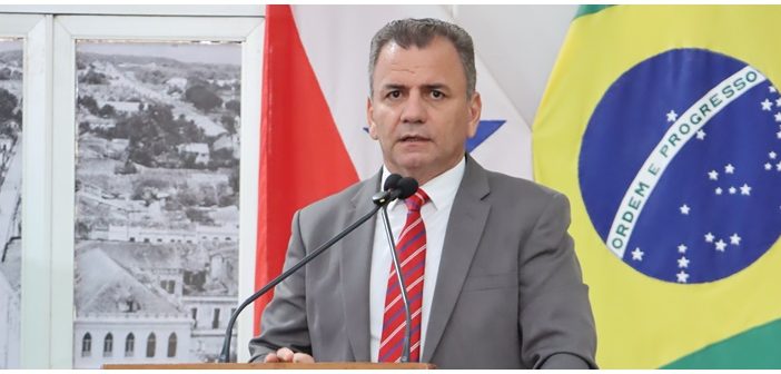 Alaércio Cardoso destaca visita a Capitania dos Portos para tratar sobre as boias de atraque das embarcações nos rios em frente a Santarém