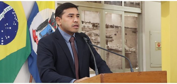 Na tribuna, Ronan Liberal Jr. defende estudos para melhorar a segurança e a fluidez do trânsito em Santarém