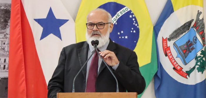 Vereador Gerlande Castro destaca investimentos na saúde e avanços para Santarém durante pronunciamento na tribuna