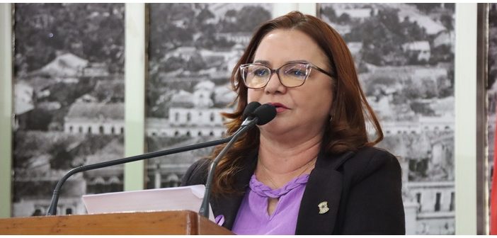 Na volta dos trabalhos legislativos, Alba Leal presta contas do recesso, cobra melhorias para a Rua Hilda Mota e faz apelo pelo combate ao feminicídio