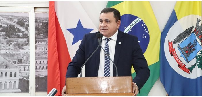 Vereador Renilson Vinte manifesta apoio aos professores e critica terceirização na educação durante sessão da Câmara